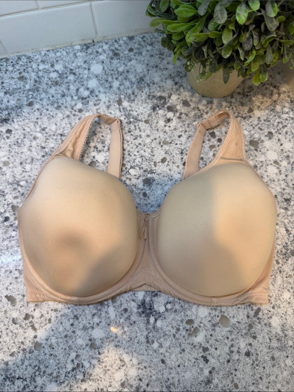 Wacoal Nude underwire bra size 34G 34DDDD